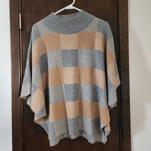 Note di Anita one size sweater poncho. Multi color gray/beige